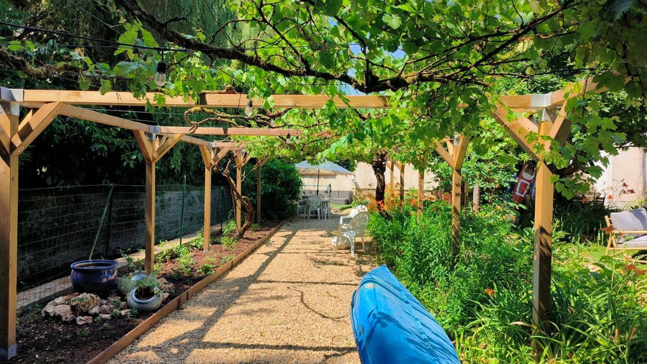 クレシー・ラ・シャペル Le Grand Barrois Bed & Breakfast エクステリア 写真